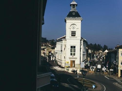 Hotel Brasserie Le Lion D'Or Meximieux Kültér fotó
